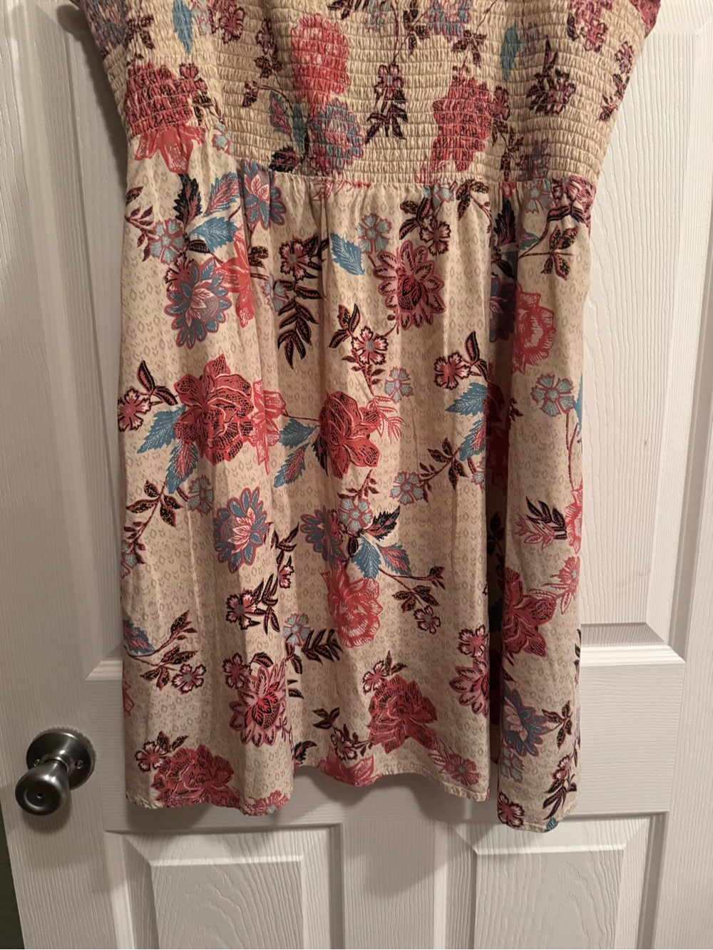 Maurices Sz 2X Beige Floral Off or On Smocked Dress with pockets - Picture 7 of 10